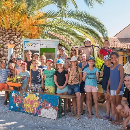 Camping Le Lamparo*** * סנט-מארי-לה-מר