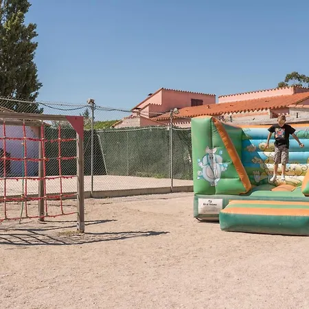 Camping Le Lamparo*** אתר קמפינג סנט-מארי-לה-מר