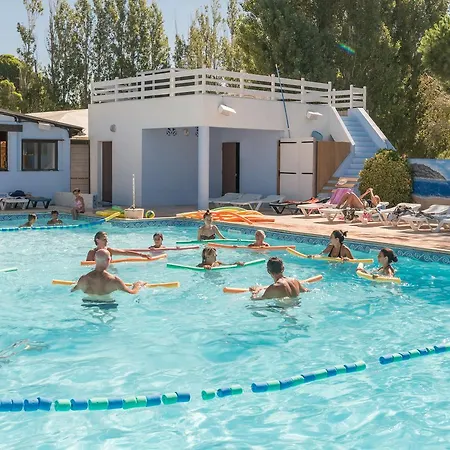 Camping Le Lamparo*** סנט-מארי-לה-מר